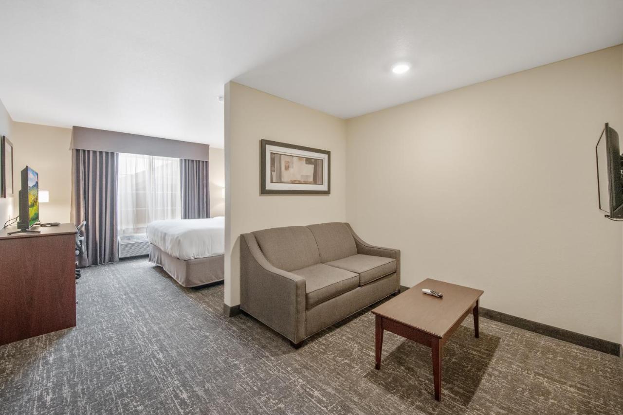 Cobblestone Hotel & Suites - Austin Exterior photo
