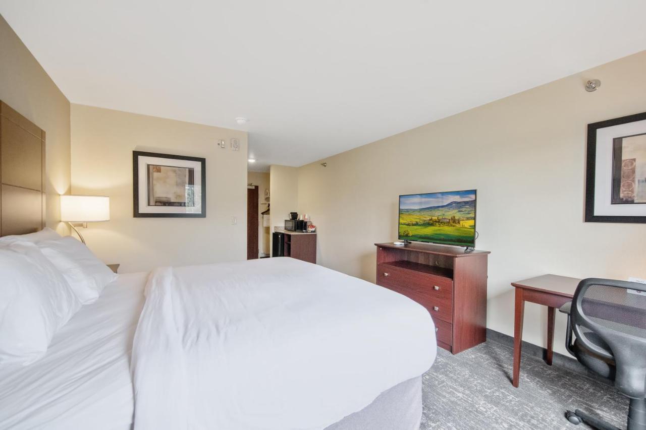 Cobblestone Hotel & Suites - Austin Exterior photo