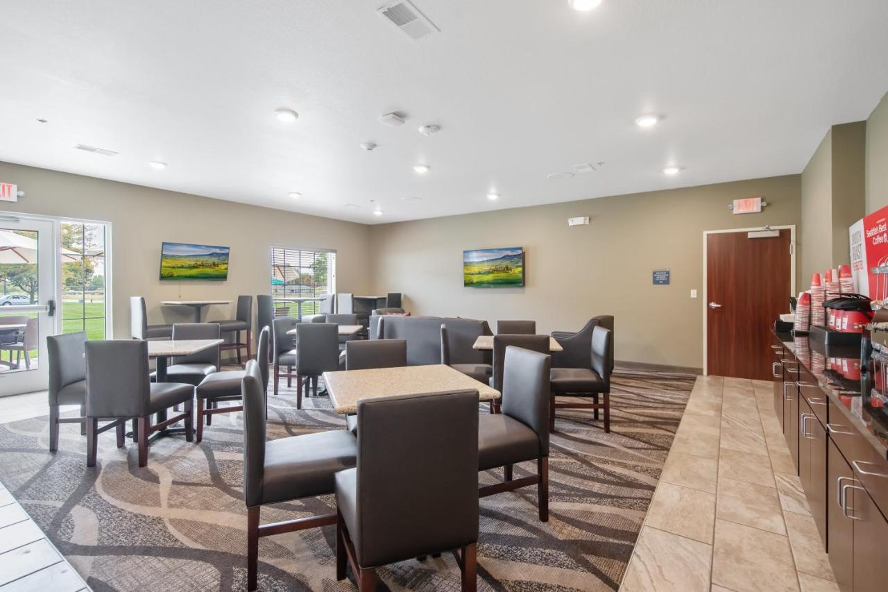 Cobblestone Hotel & Suites - Austin Exterior photo