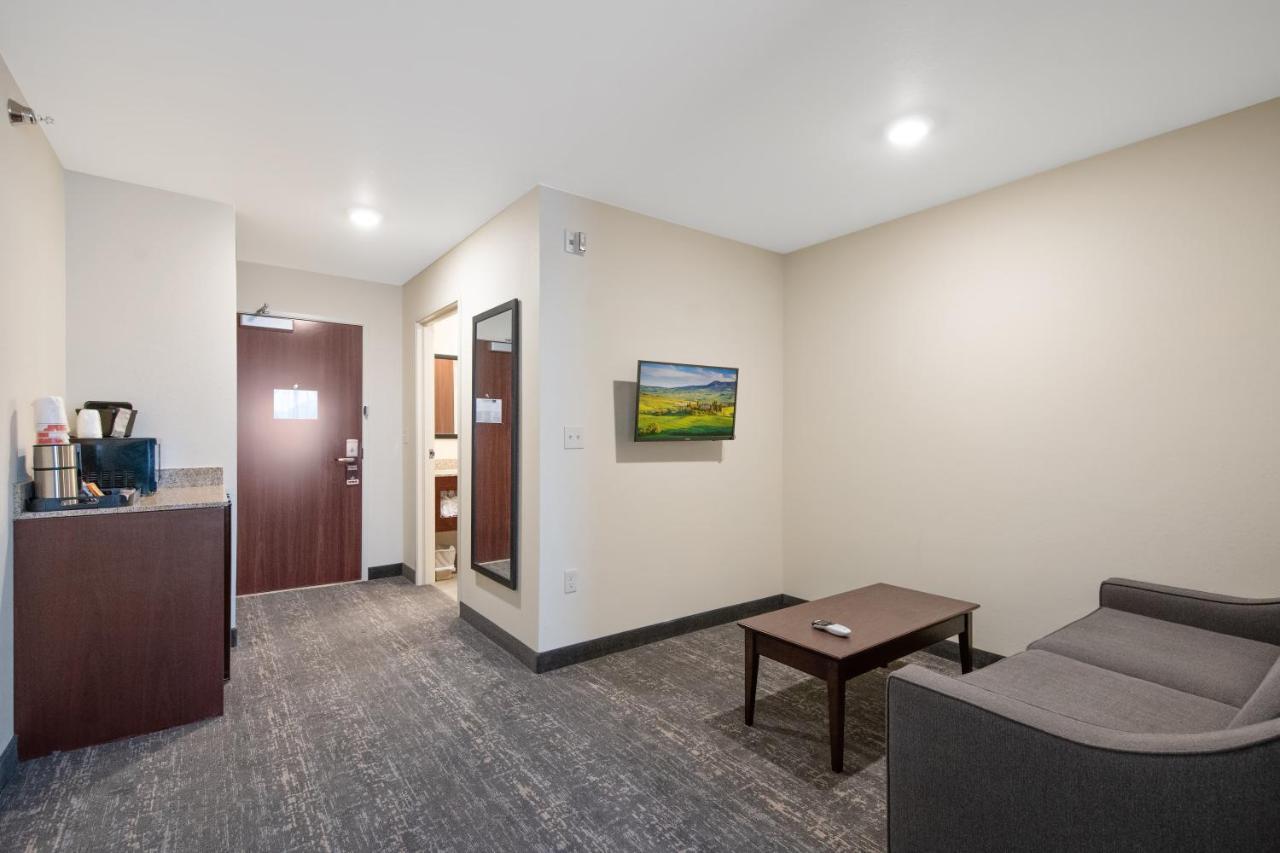 Cobblestone Hotel & Suites - Austin Exterior photo