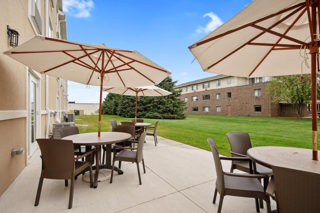 Cobblestone Hotel & Suites - Austin Exterior photo